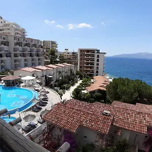 Bougainville Bay Lägenhet Sarandë